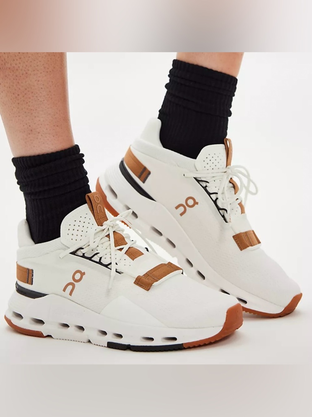 ON Cloudnova 2 Training Sneakers - Picture 3 of 16